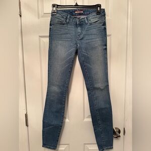 Mid wash Tommy Hilfiger legging legging jeans
Size 0